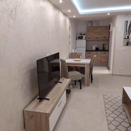 Apartman Lux Jelena Surčin Kültér fotó