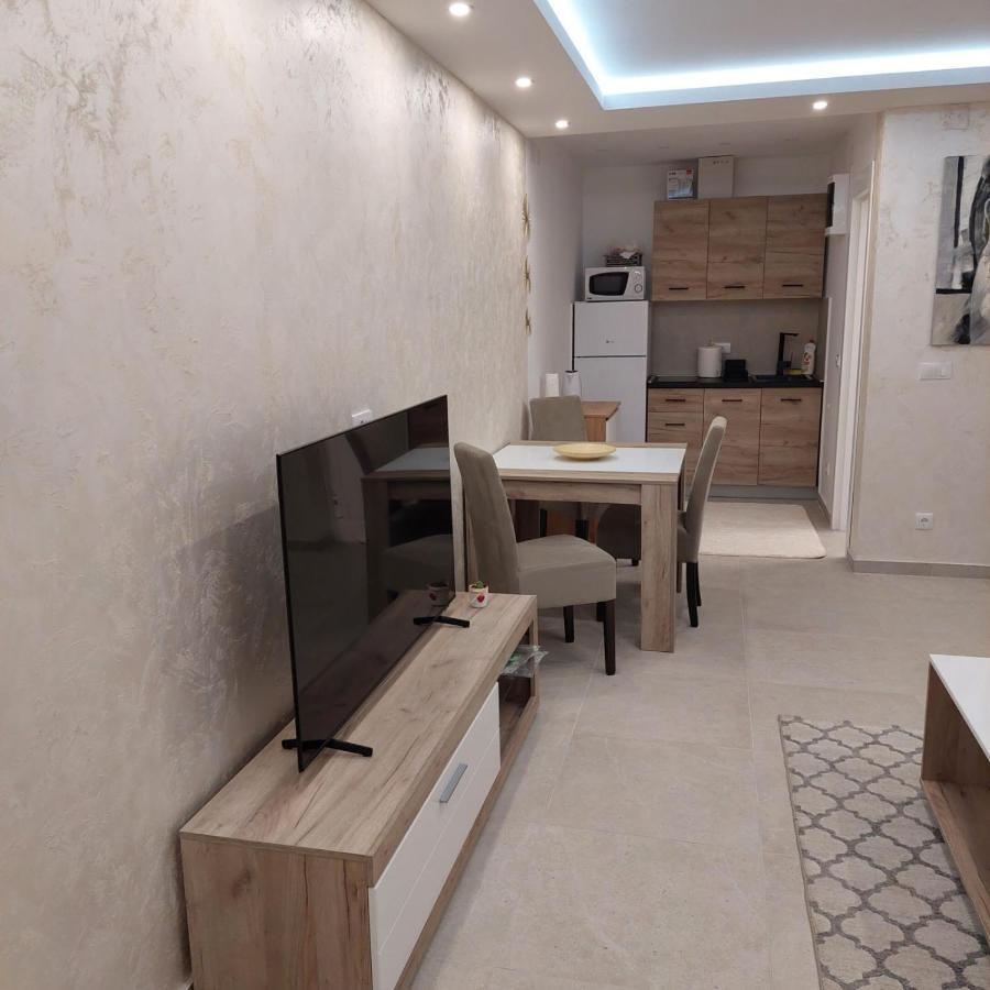 Apartman Lux Jelena Surčin Kültér fotó
