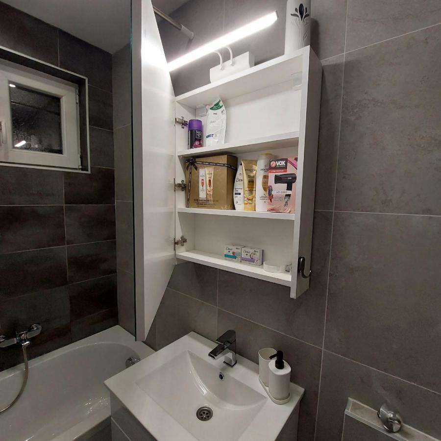 Apartman Lux Jelena Surčin Kültér fotó