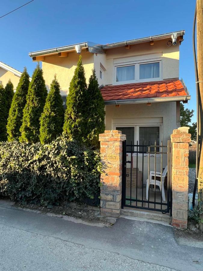 Apartman Lux Jelena Surčin Kültér fotó