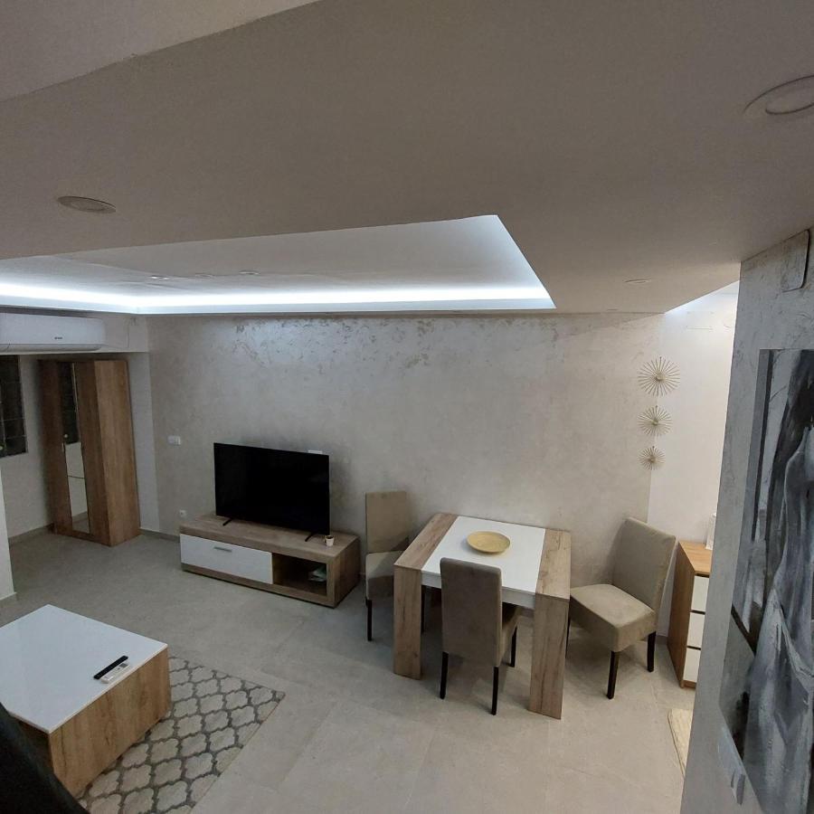 Apartman Lux Jelena Surčin Kültér fotó