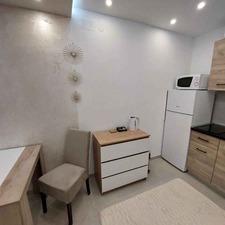 Apartman Lux Jelena Surčin Kültér fotó