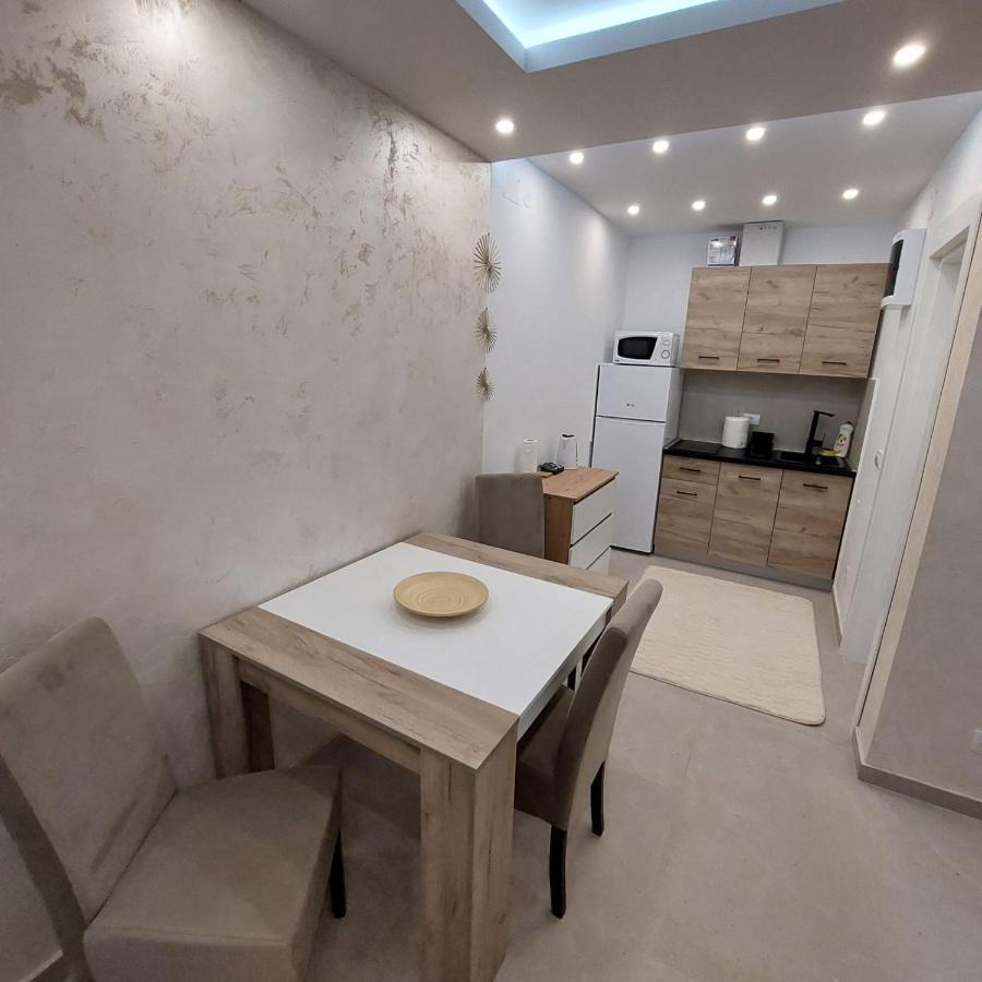 Apartman Lux Jelena Surčin Kültér fotó